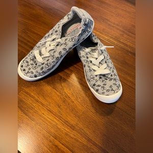 BOBS from Skechers Van Gato cats slip on sneakers